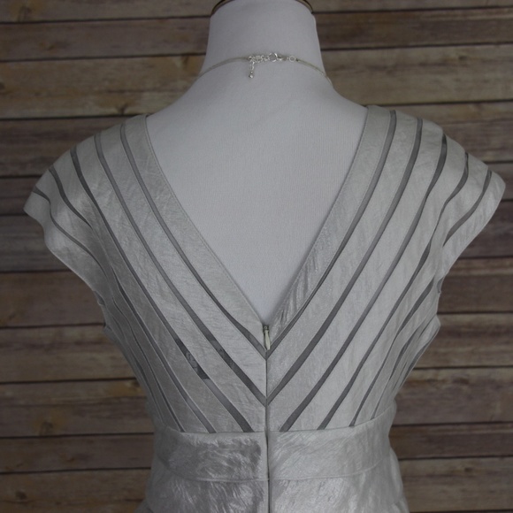 ADRIANNA PAPELL Silver/Gray Layered/Textured Dress - Picture 6 of 8